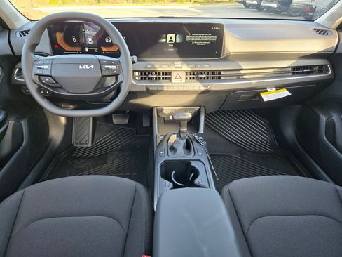 New 2026 Kia K4 LXS FWD image 10