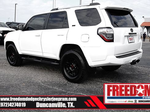 Used 2022 Toyota 4Runner SR5 Premium w/ Moonroof Package AWD/4WD image 3