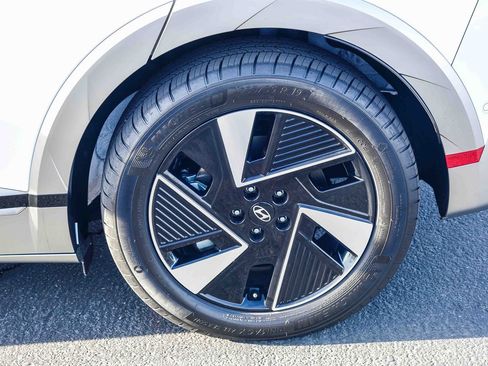 Used 2025 Hyundai Ioniq 5 Limited image 36