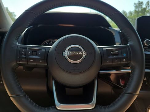 Certified 2024 Nissan Pathfinder SV FWD image 27