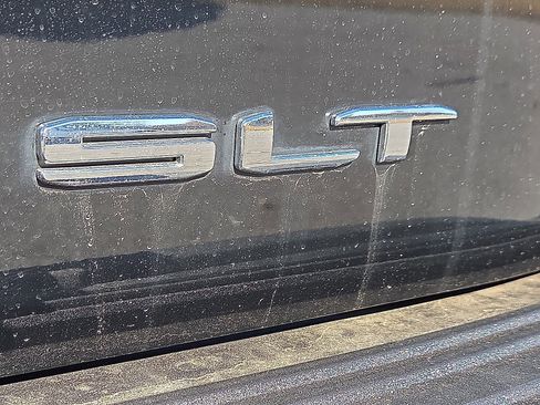 Used 2023 GMC Yukon SLT image 8