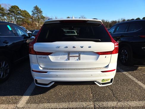 Used 2024 Volvo XC60 T8 Plus image 5