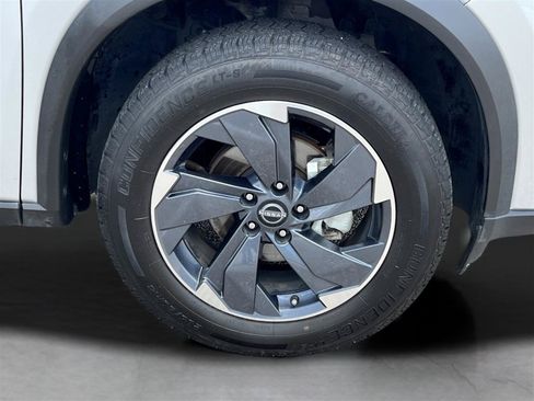 Used 2024 Nissan Rogue SV FWD image 6