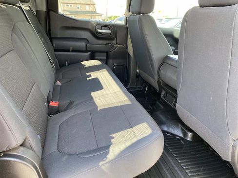 Used 2021 GMC Sierra 1500 4x4 Crew Cab w/ Sierra Value Package image 23