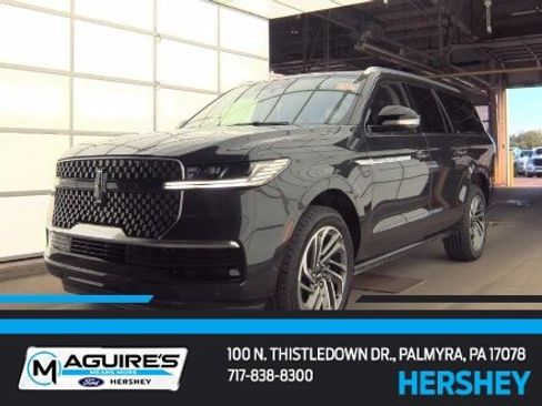 Used 2025 Lincoln Navigator L Reserve AWD/4WD image 1