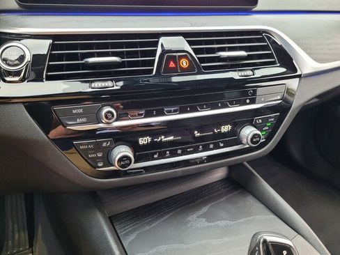 Used 2023 BMW 530i xDrive image 31