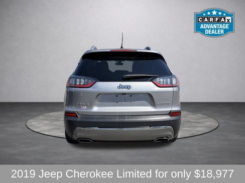 Used 2019 Jeep Cherokee Limited AWD/4WD image 4