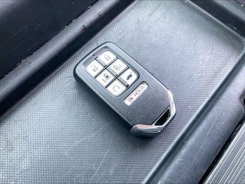Used 2024 Honda Odyssey Touring image 34
