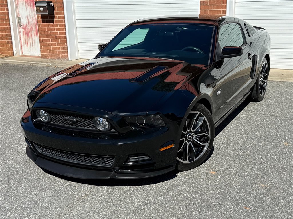 Used 2014 Ford Mustang GT w/ FP8 Appearance Package RWD image 6