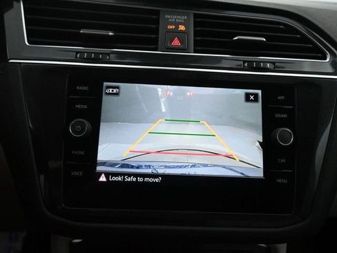 Used 2022 Volkswagen Tiguan SE image 20
