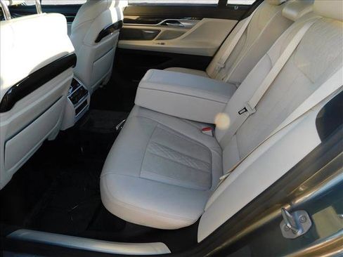 Used 2019 BMW 750i xDrive 750i xDrive w/ Executive Package image 22