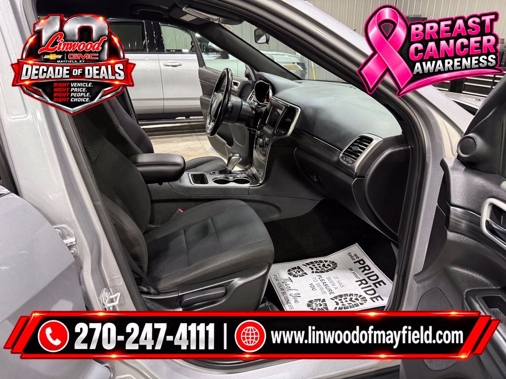Used 2021 Jeep Grand Cherokee Laredo AWD/4WD image 26