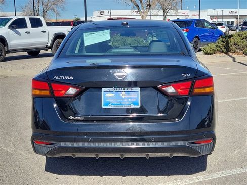 Used 2024 Nissan Altima 2.5 SV image 10