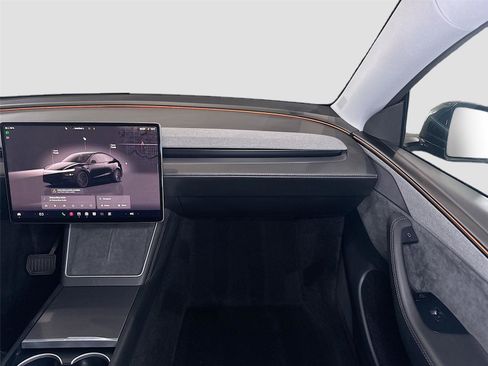 Used 2026 Tesla Model Y 2WD image 23