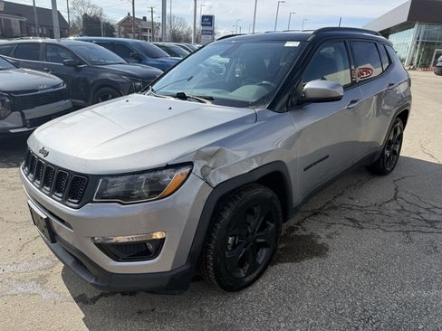 Used 2019 Jeep Compass Altitude image 3