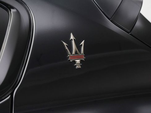 Used 2025 Maserati Grecale Modena AWD/4WD image 32