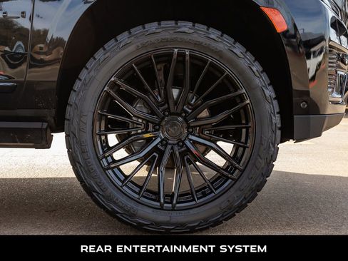 Used 2023 GMC Yukon Denali Ultimate image 12