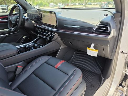 New 2026 Chevrolet Traverse RS w/ LPO, Floor Liner Package FWD image 14