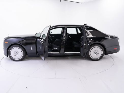 Certified 2023 Rolls-Royce Phantom Sedan w/ The Phantom Package image 9