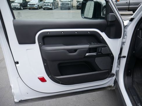 Used 2023 Land Rover Defender 90 Carpathian Edition image 15