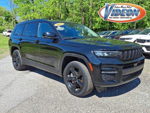 Used 2023 Jeep Grand Cherokee L Limited w/ Black Appearance Package AWD/4WD image 1