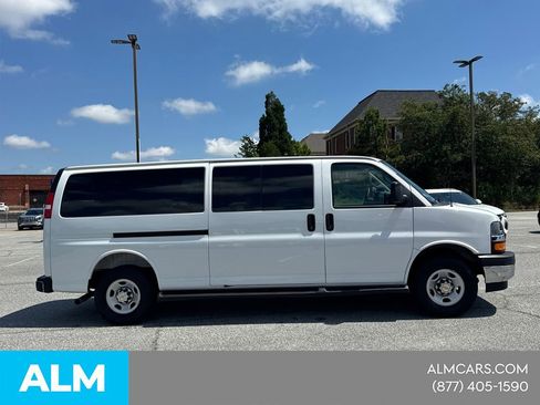 Used 2025 Chevrolet Express 3500 LT w/ LT Preferred Equipment Group RWD image 6