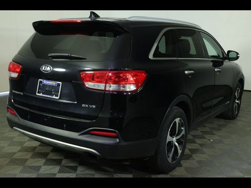 Used 2016 Kia Sorento EX image 14