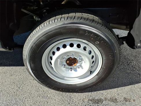 Certified 2025 Toyota Tacoma SR image 27