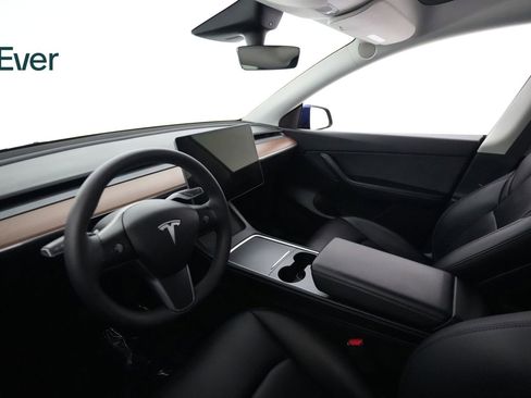 Used 2022 Tesla Model Y Long Range image 23