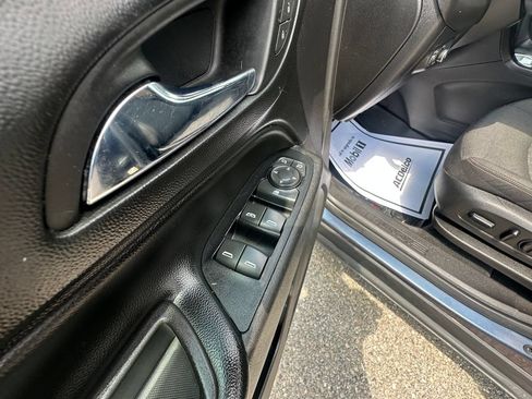 Used 2018 Chevrolet Equinox LT w/ Sun & Infotainment Package AWD/4WD image 11