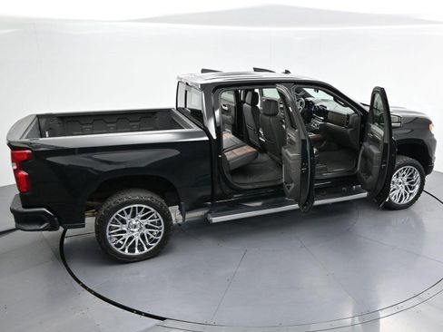 Used 2023 Chevrolet Silverado 1500 High Country w/ High Country Premium Package AWD/4WD image 34