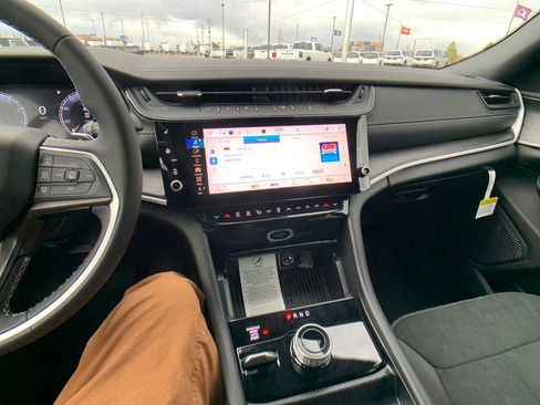 New 2026 Jeep Grand Cherokee L 4WD image 18
