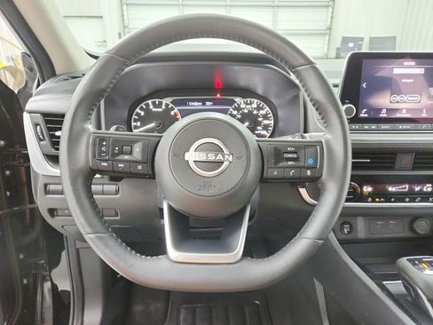 Used 2024 Nissan Rogue SV w/ SV Premium Package FWD image 24