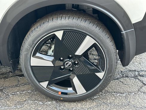 New 2025 Nissan Kicks SR image 7