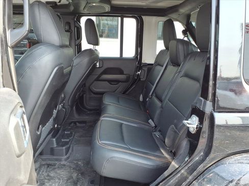 Used 2025 Jeep Wrangler Sahara w/ Safety Group image 11