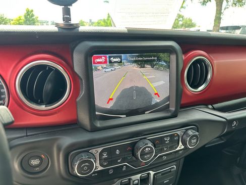 Used 2023 Jeep Wrangler Unlimited Rubicon w/ LED Lighting Group AWD/4WD image 28