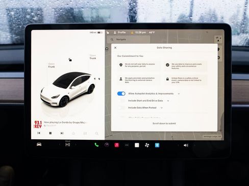 Used 2023 Tesla Model Y Long Range image 12