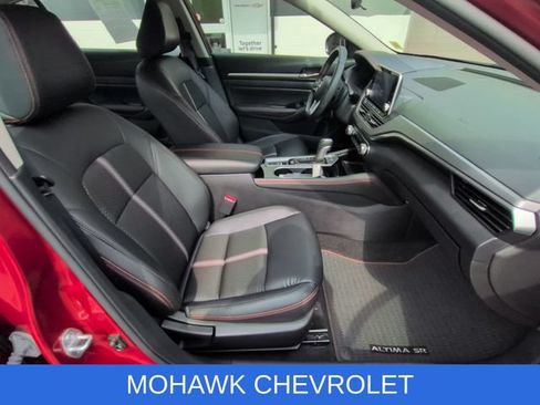 Used 2024 Nissan Altima 2.5 SR AWD/4WD image 27