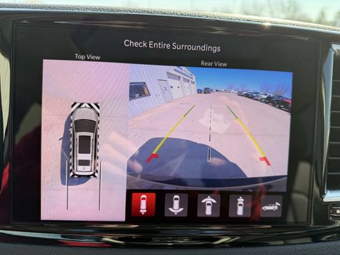 Used 2021 Chrysler Pacifica Limited w/ Premium & Safety Sphere Group AWD/4WD image 23