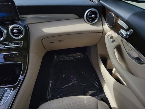 Certified 2022 Mercedes-Benz GLC 300 image 19