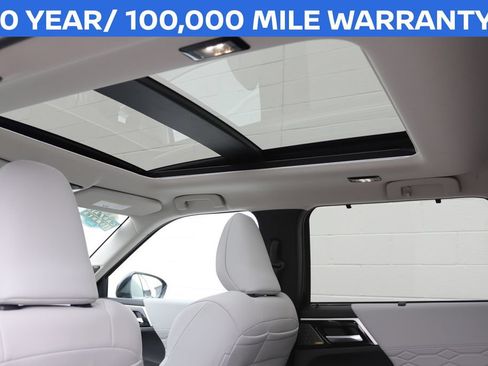 Used 2025 Mitsubishi Outlander AWD image 4