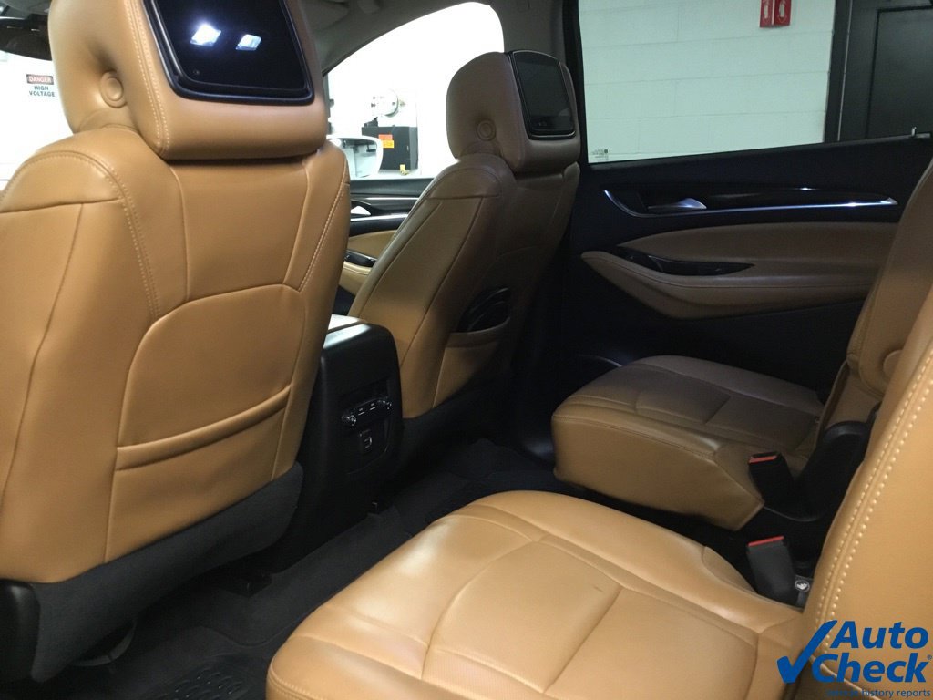 Used 2018 Buick Enclave Essence AWD/4WD image 29