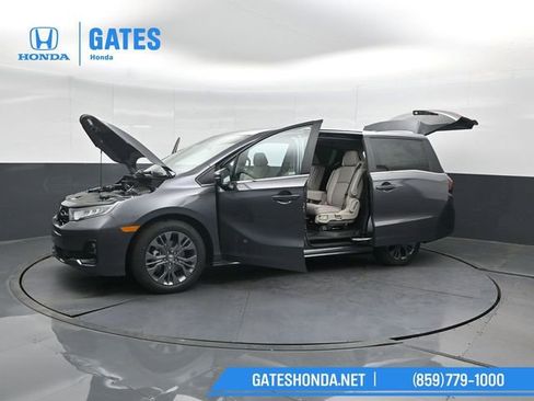 New 2026 Honda Odyssey Touring image 66