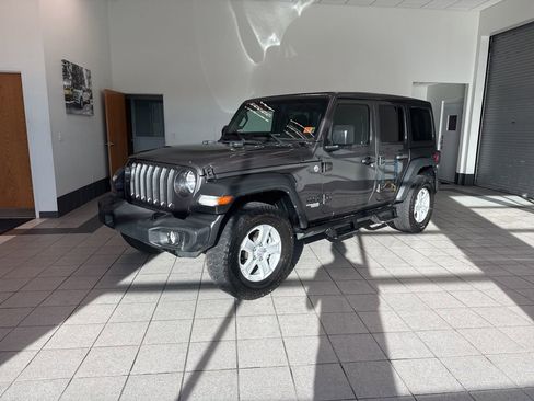 Used 2021 Jeep Wrangler Unlimited Sport w/ Sun And Sound Package AWD/4WD image 8