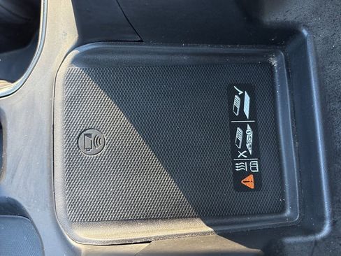 Used 2022 Chevrolet Silverado 1500 LTZ image 25