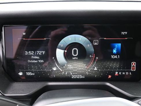 Used 2025 GMC Acadia Elevation image 9