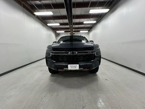 Used 2021 Chevrolet Tahoe Z71 w/ Luxury Package image 3