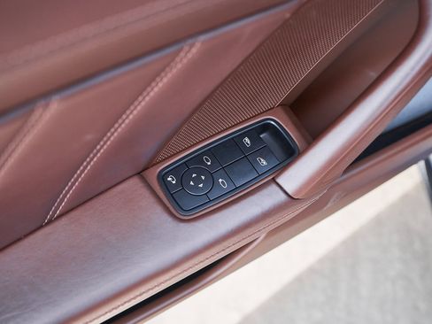 Used 2022 Porsche 911 Turbo S image 30