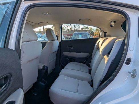Used 2021 Honda HR-V LX image 12