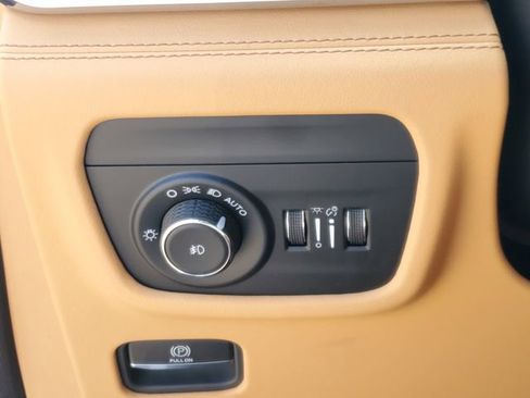 Used 2024 Jeep Grand Cherokee L Summit AWD/4WD image 23